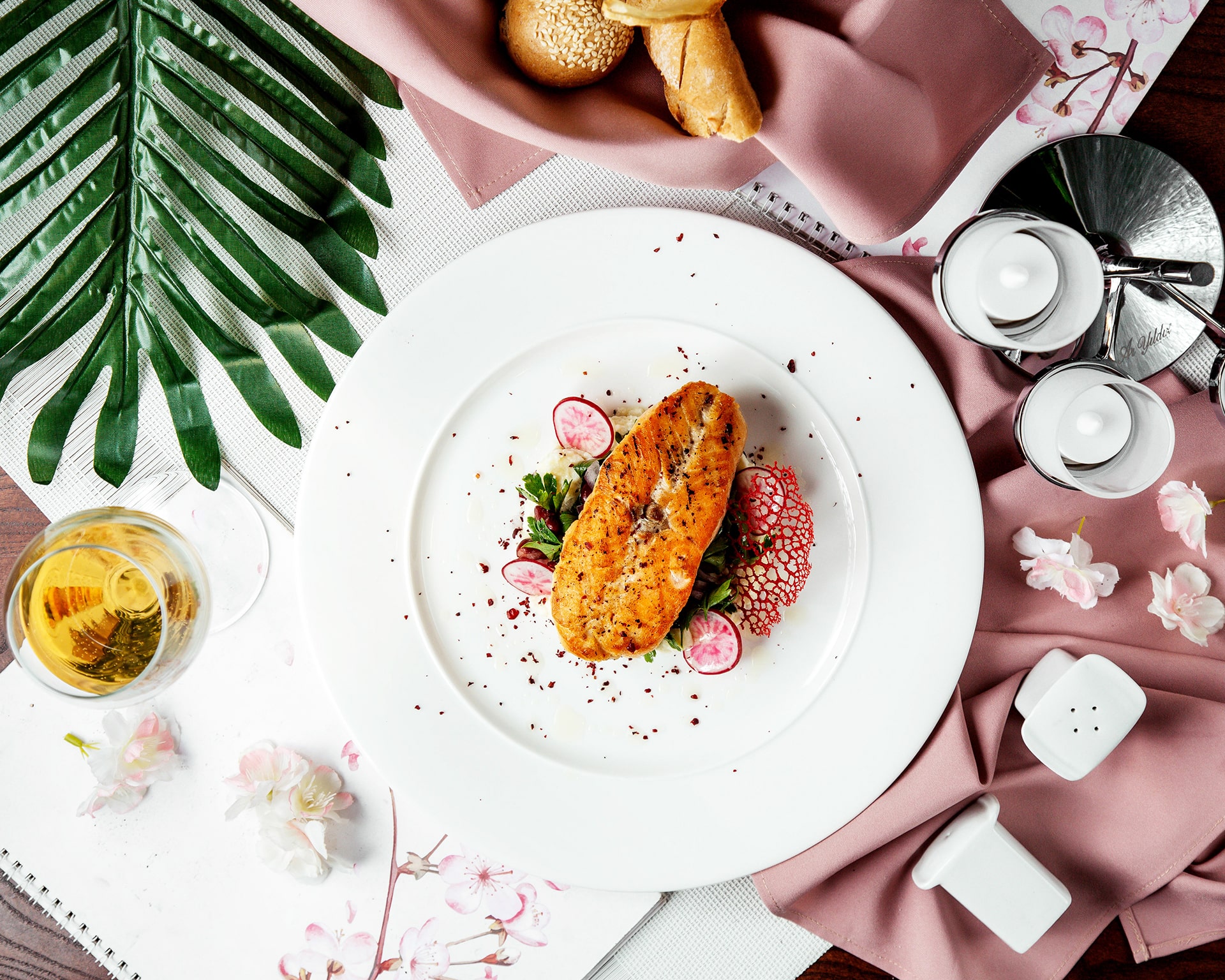 Fried salmon with radish slices - Azienda Agricola Guadagna